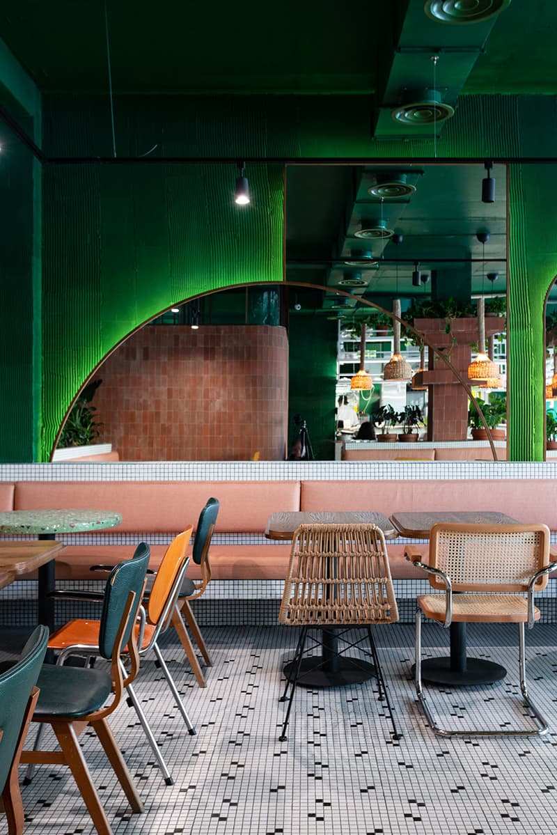 Зеленая кофейня ENGELS в Екатеринбурге от ASHD BURO