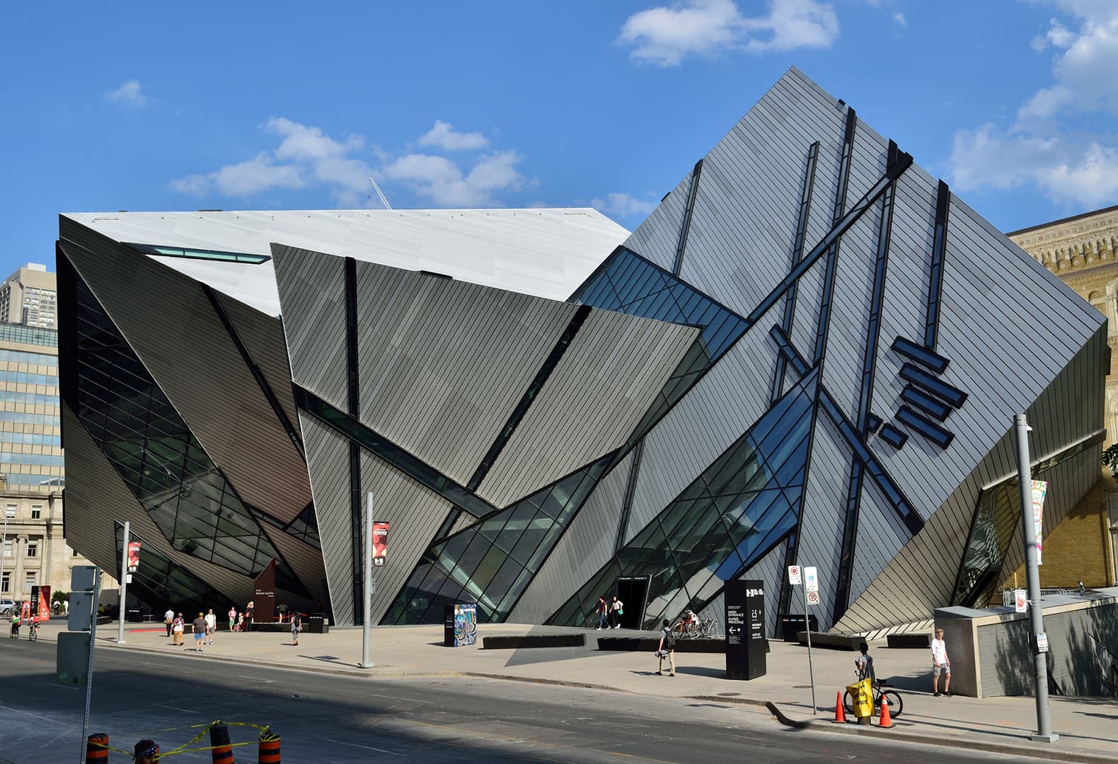 Королевский музей Онтарио (Royal Ontario Museum) - 12 музеев, которые можно посетить онлайн