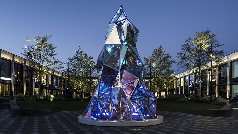 Елка в виде кристалла, Мельбурн. Альтернативные елки: как дизайнеры переосмысливают главный символ Нового года