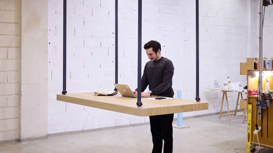 Flying Table от JCPCDR Architecture