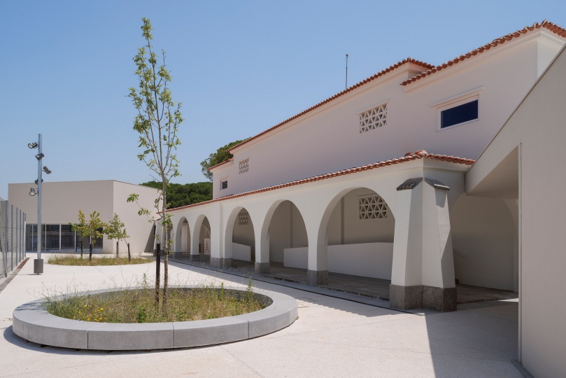 Site Specific Arquitectura отремонтировала школу в Лиссабоне