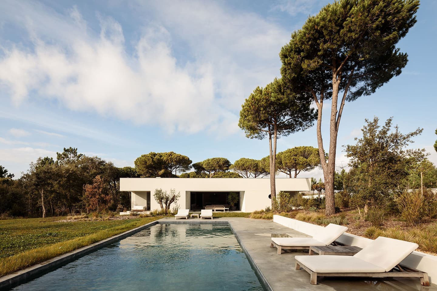 Видовая гостиная с тройной перспективной – проект Atelier RUA