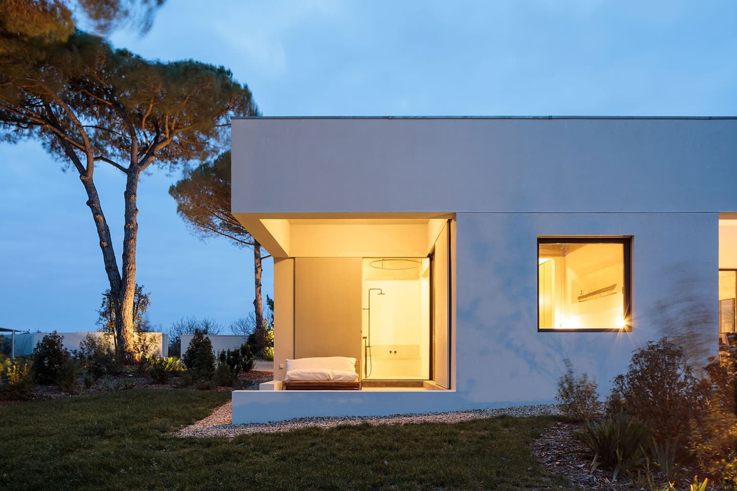 Видовая гостиная с тройной перспективной – проект Atelier RUA