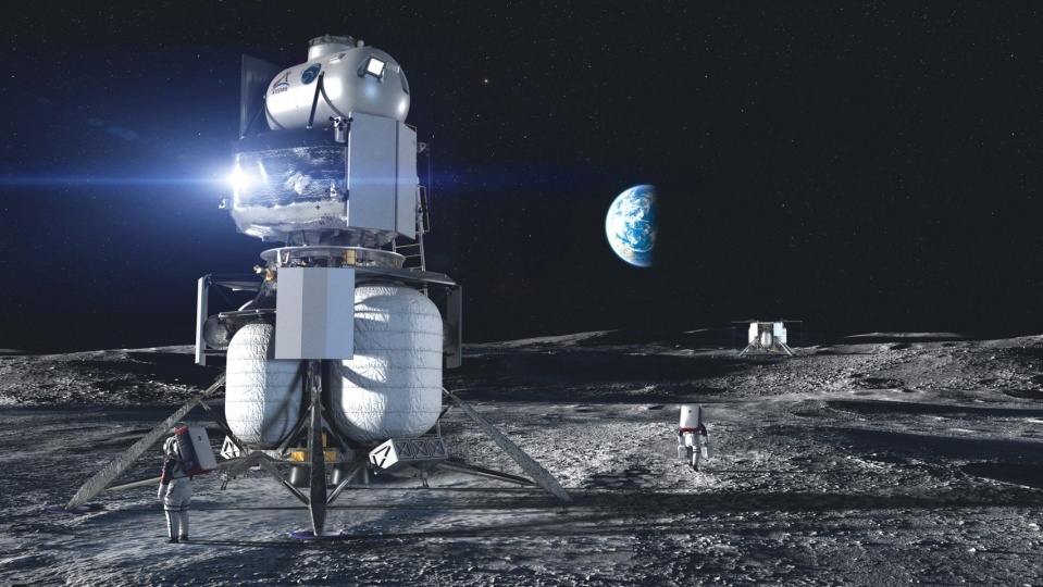 Джефф Безос, Илон Маск и Dynectics занимаются разработкой систем для транспортировки человека на Луну