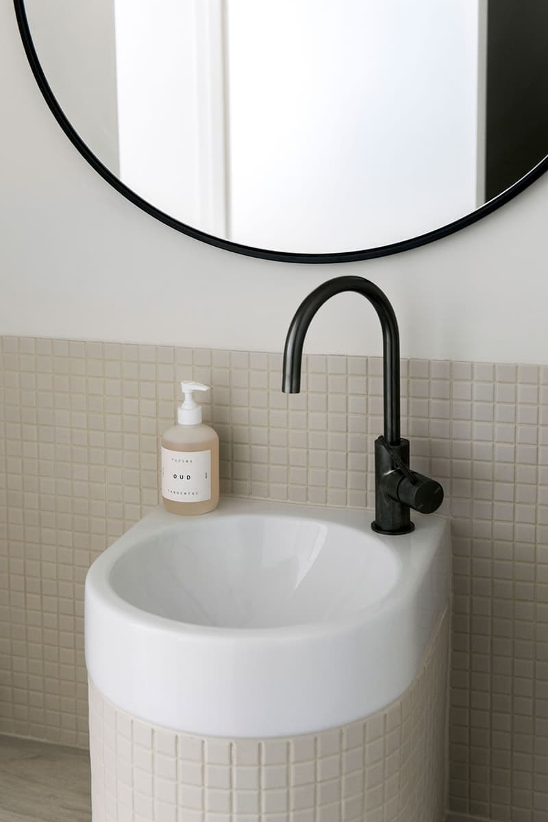 Пентхаус в спокойных тонах на побережье Австралии — проект CJH Studio