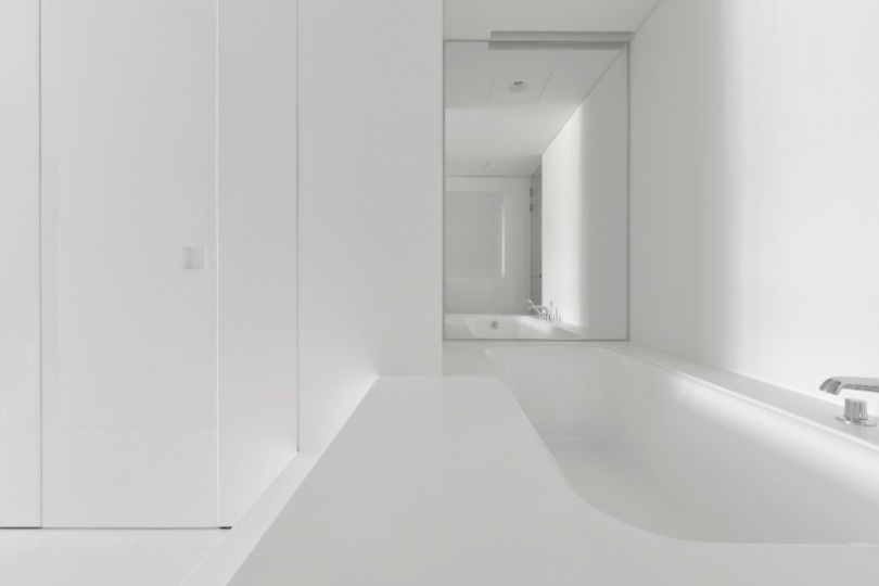 Китайская дизайн-студия спроектировала квартиру для клиента-гермафоба