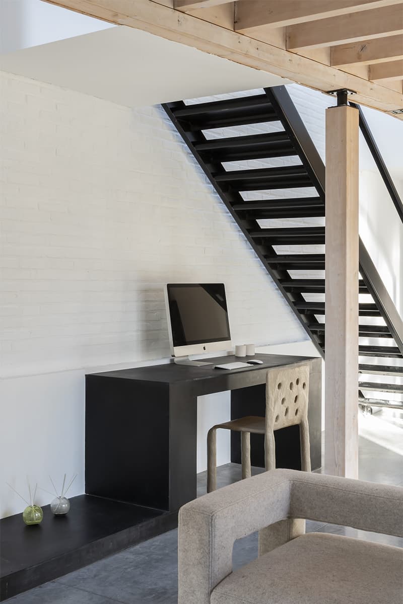 Интерьер жилой галереи FAINA House в Брюсселе — проект Yakusha Design