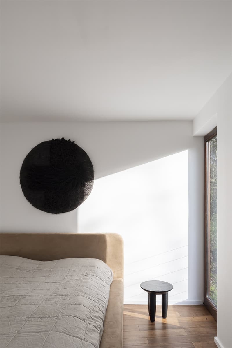 Интерьер жилой галереи FAINA House в Брюсселе — проект Yakusha Design