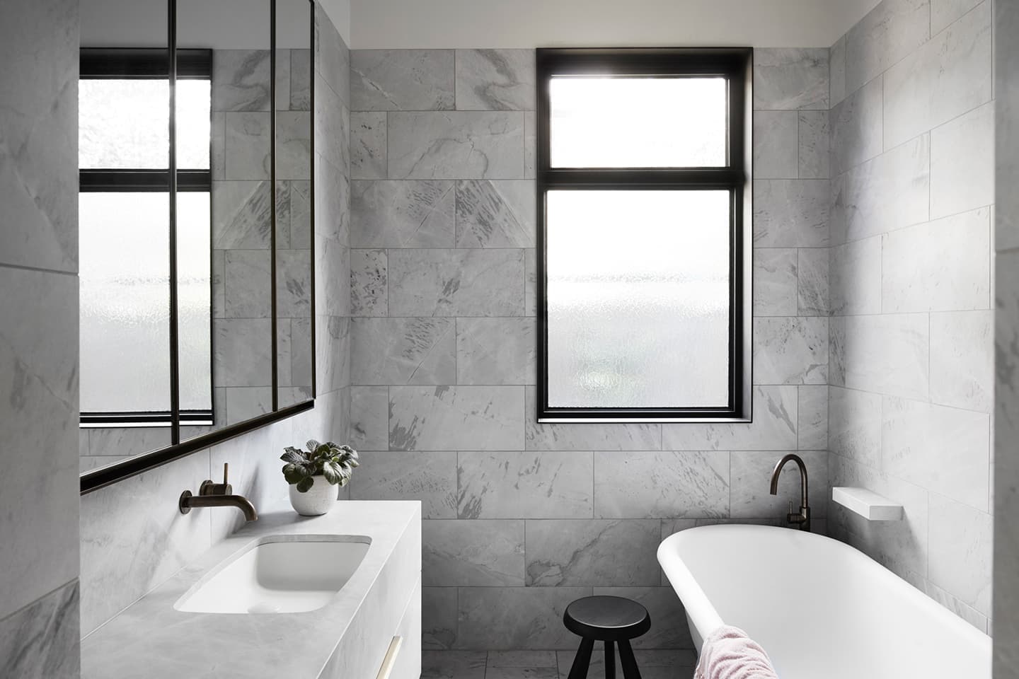 Интерьер дома с 5 спальнями — проект Flack Studio