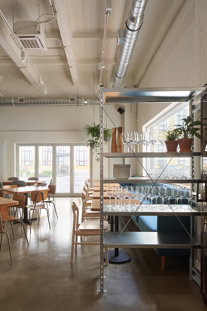 Авангард декоративности в петербургском бистро — проект бюро RHIZOME