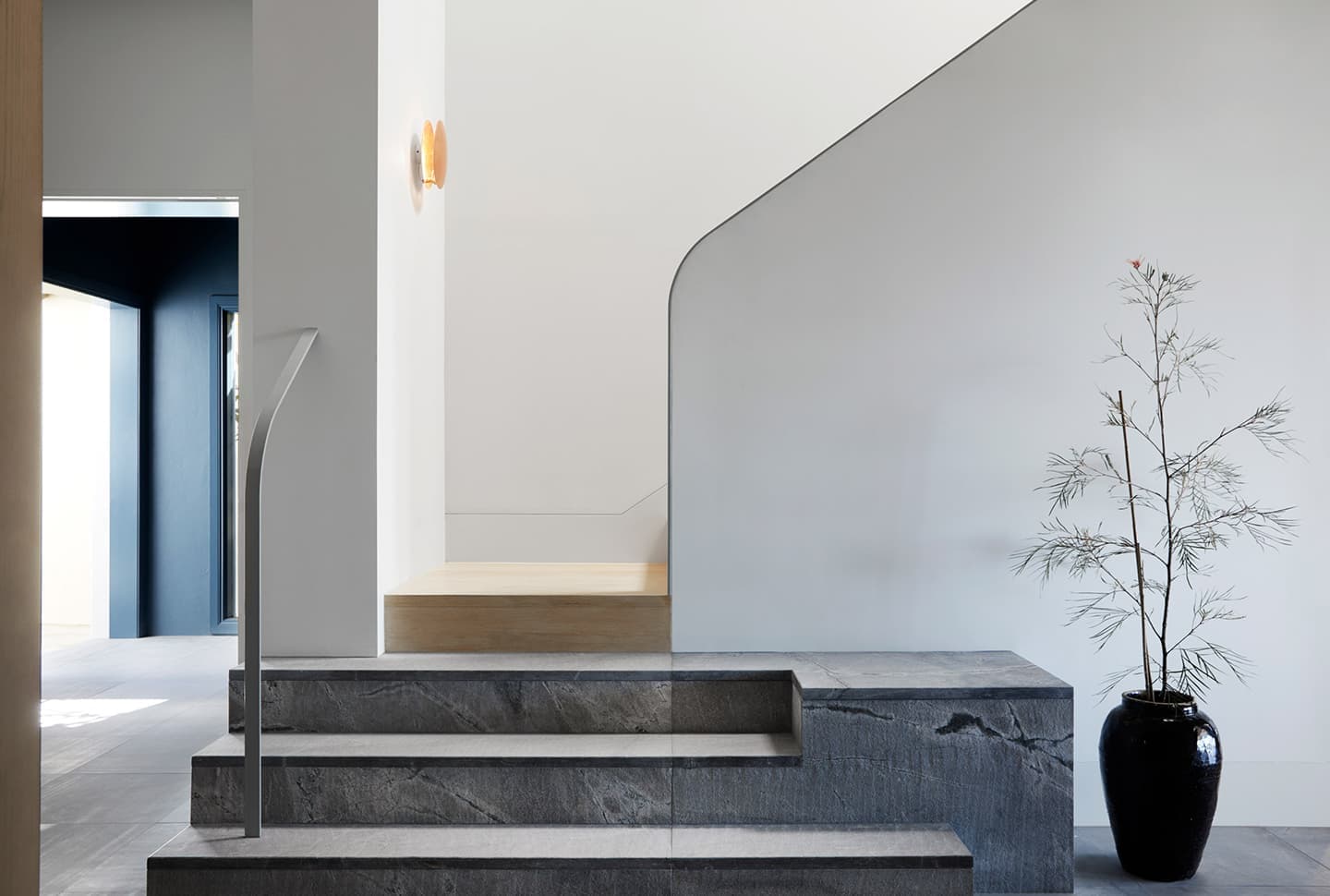 Синяя спальня в честь океана — проект Esoteriko interiors