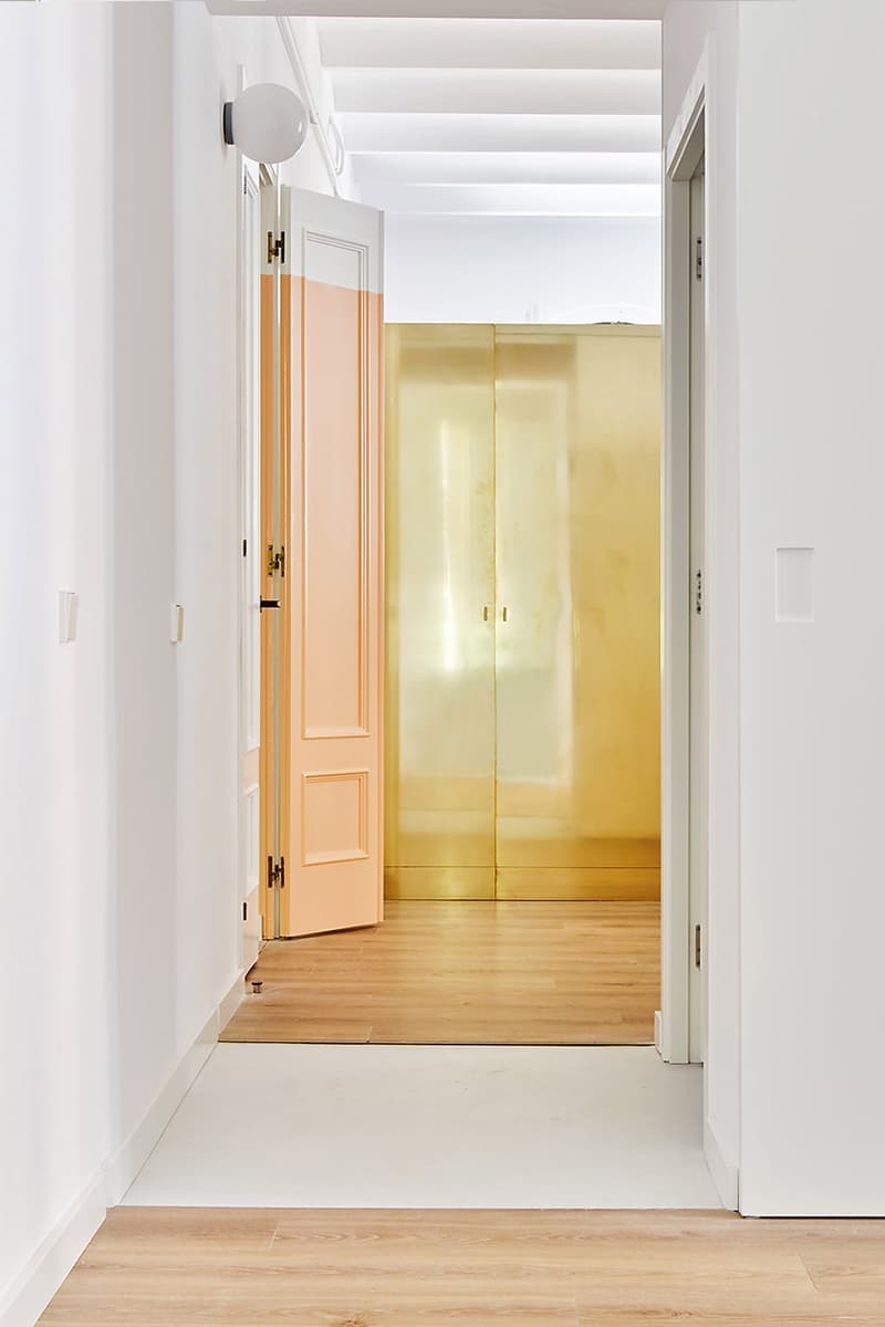 Квартира с потайным проходом в Испании — проект Raul Sanchez Architects