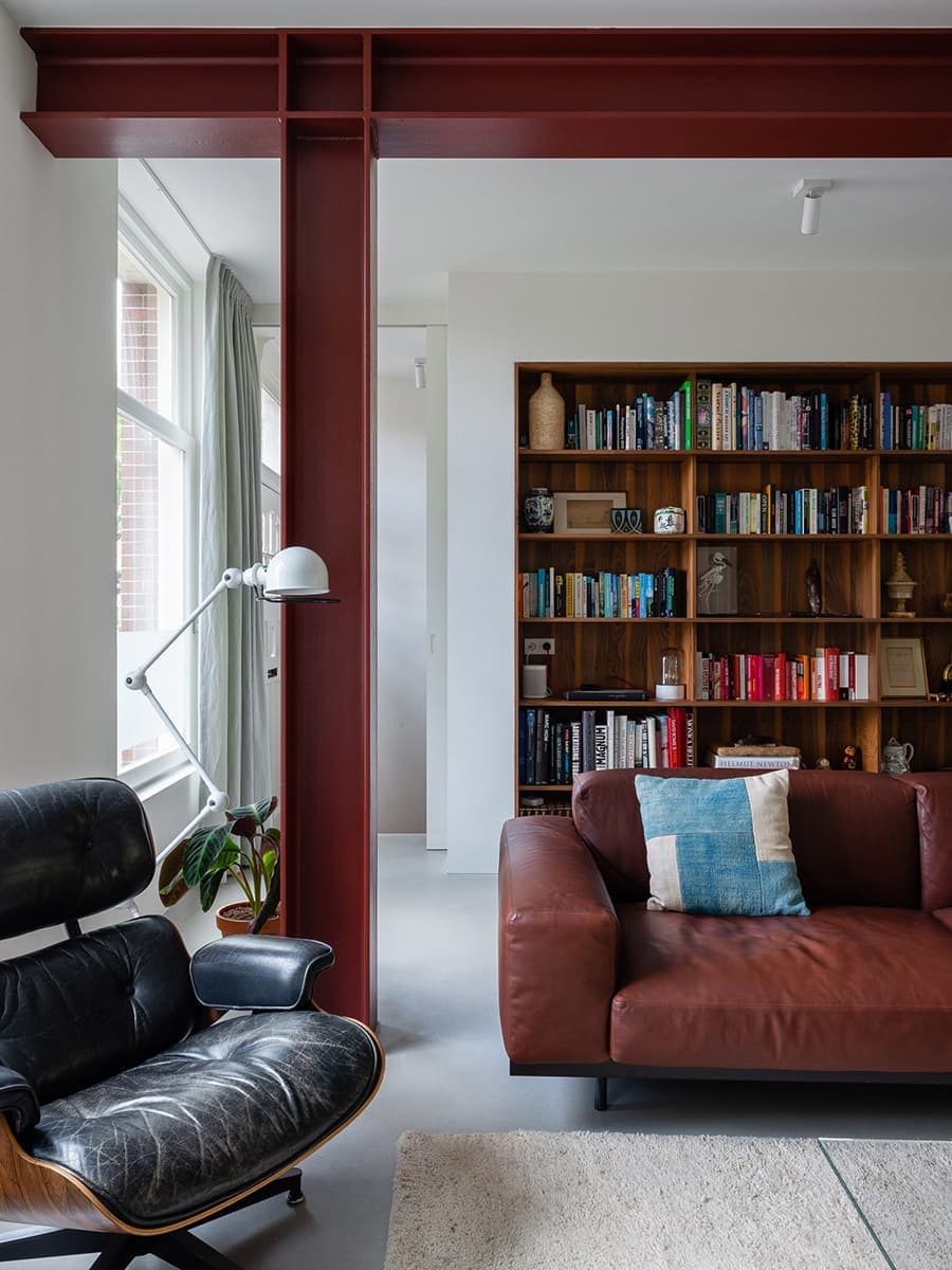 Амстердамская квартира на четырех стальных столпах – проект Unknown Architects