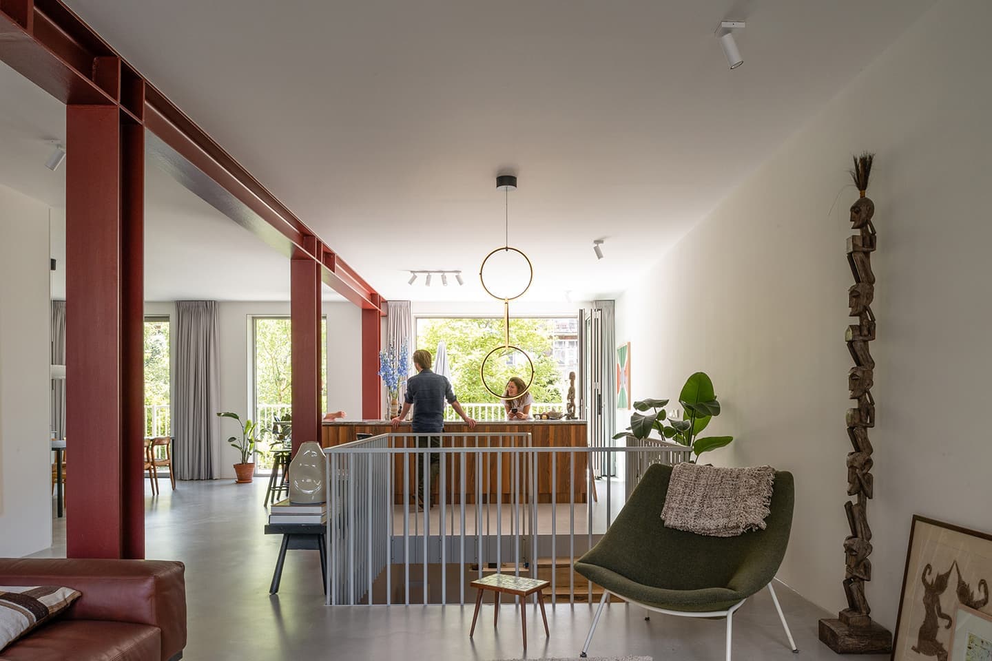 Амстердамская квартира на четырех стальных столпах – проект Unknown Architects