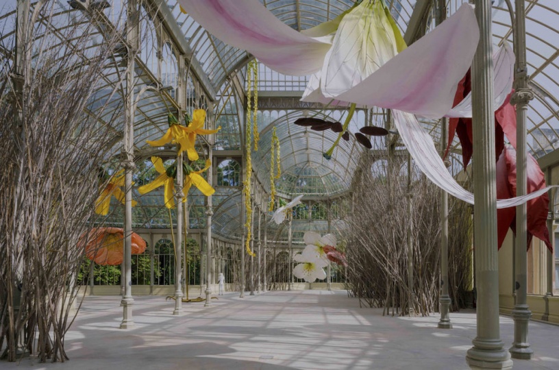 В Хрустальном Дворце в Мадриде открылась сюрреалистическая выставка
