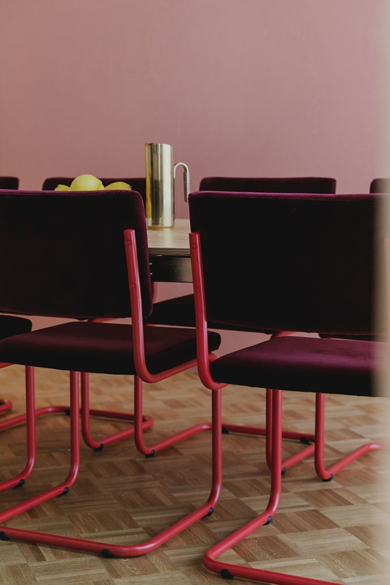 Уютный офис в эстетике американских частных домов 50-х годов – проект студии Daytrip