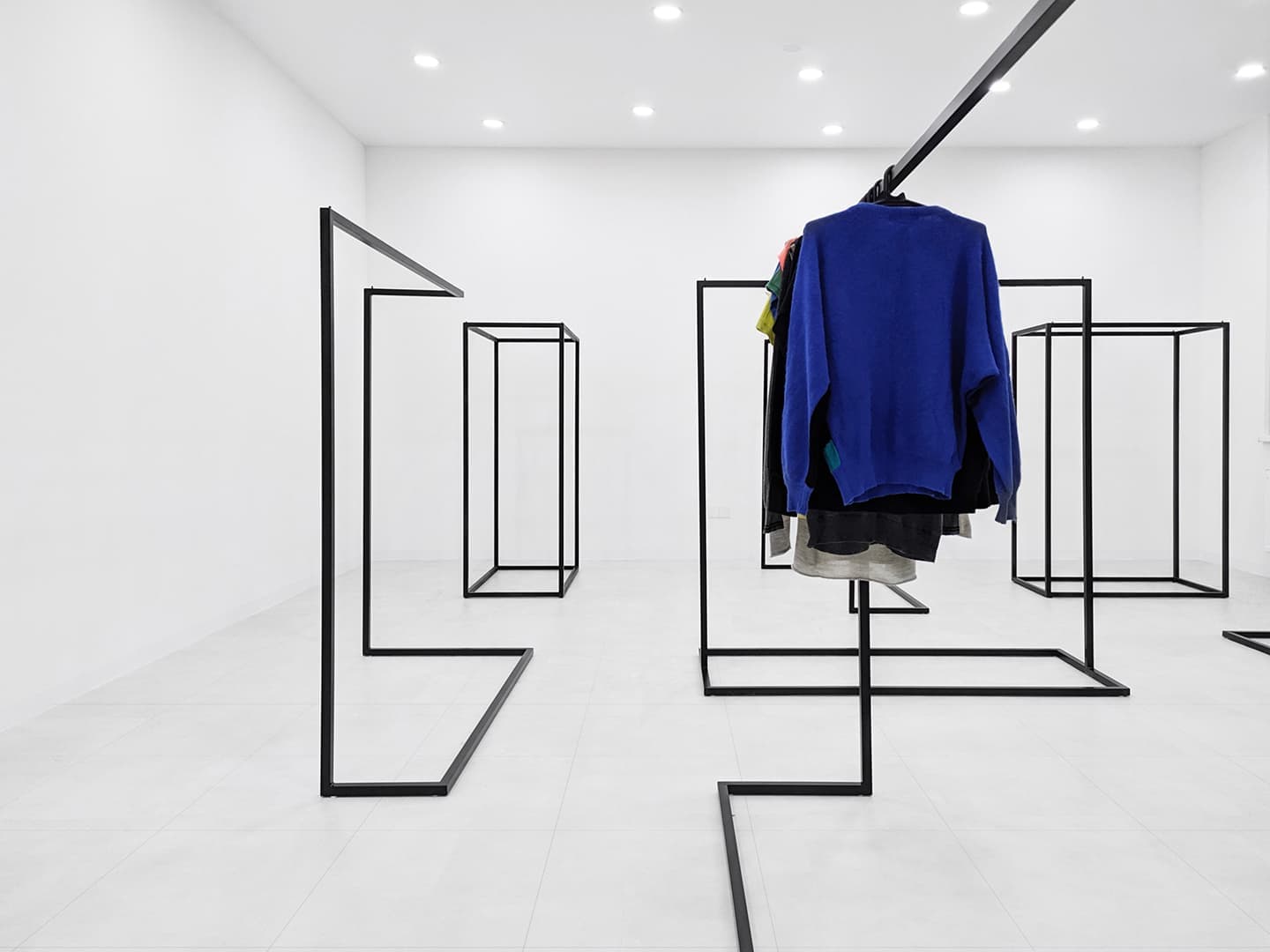 Новые смыслы дизайнерского секонда в Санкт-Петербурге — проект студии mptns