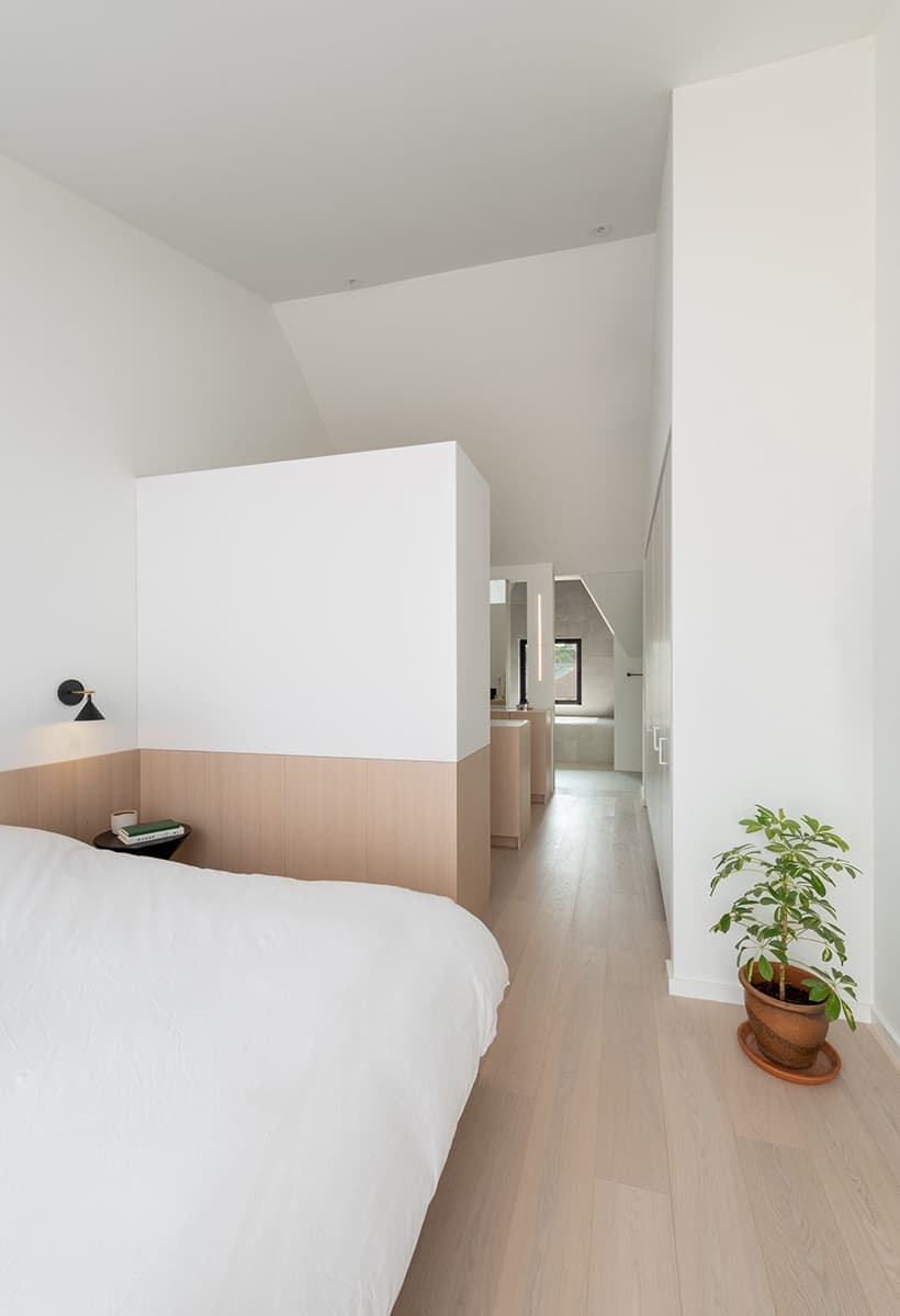 Узкий дом с длинной системой хранения в Торонто — проект StudioAC