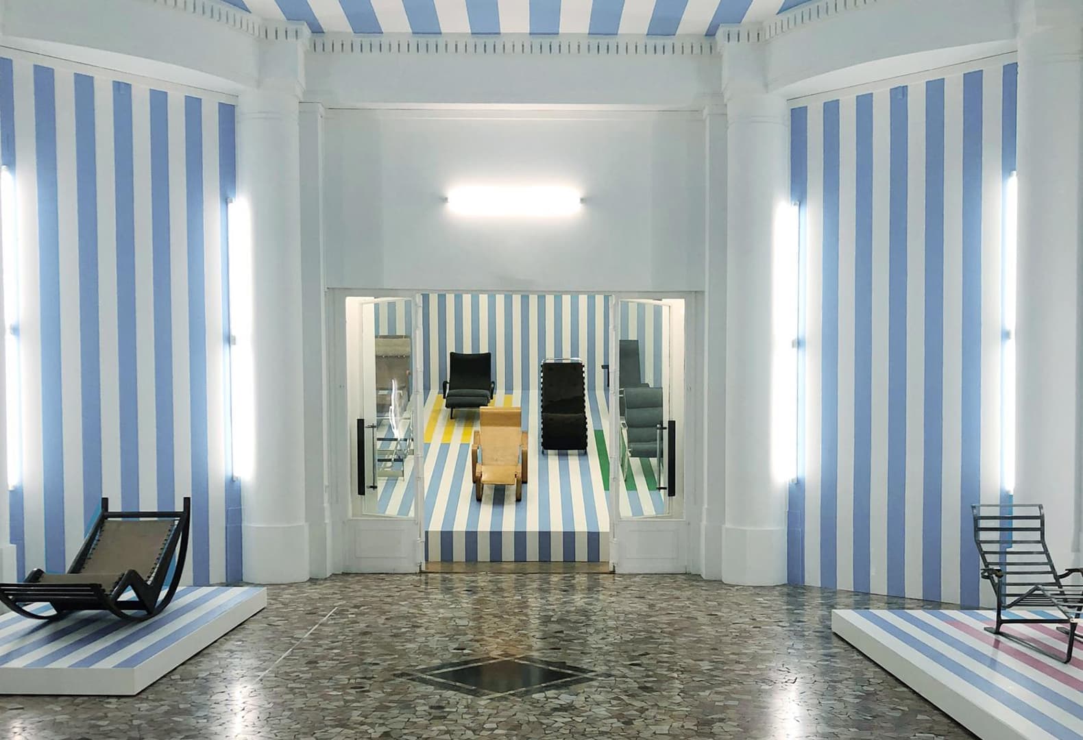 Выставка Nouvelles Vagues в Йере