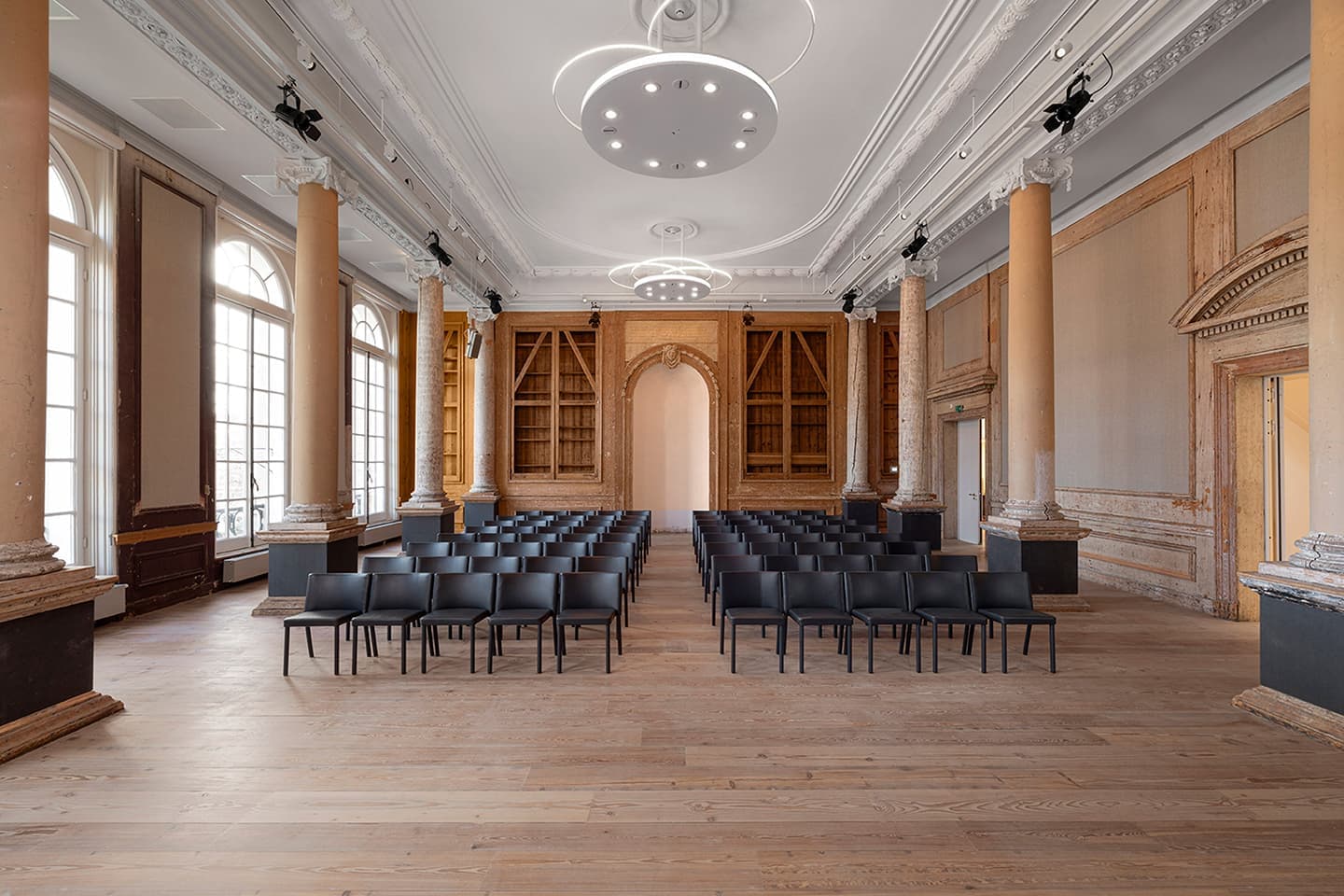 Красочная реконструкция здания Феликса Меритиса в Амстердаме - проект студии i29