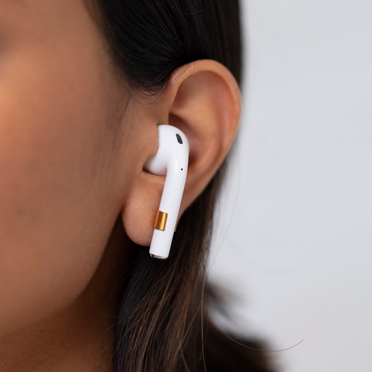 Серьги для ушей и AirPods от лондонского дизайнера