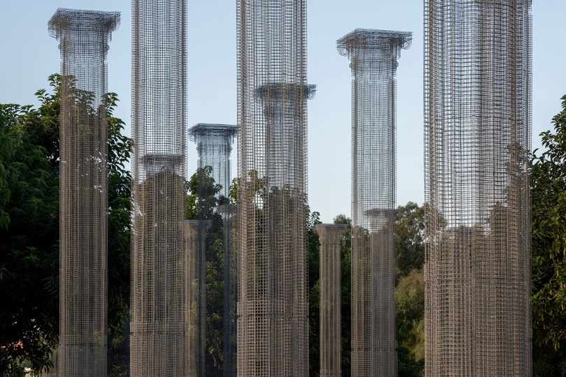 Эдоардо Тресольди возвел полупрозрачную колоннаду в парке Реджо-ди-Калабрии