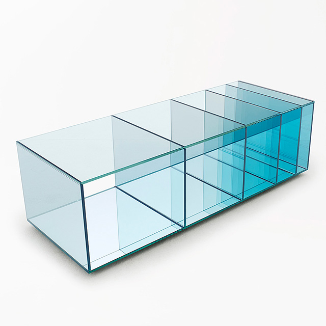 Стеклянный шкаф «Глубина моря», Glas Italia. Чувство стиля Элизабет Лериш