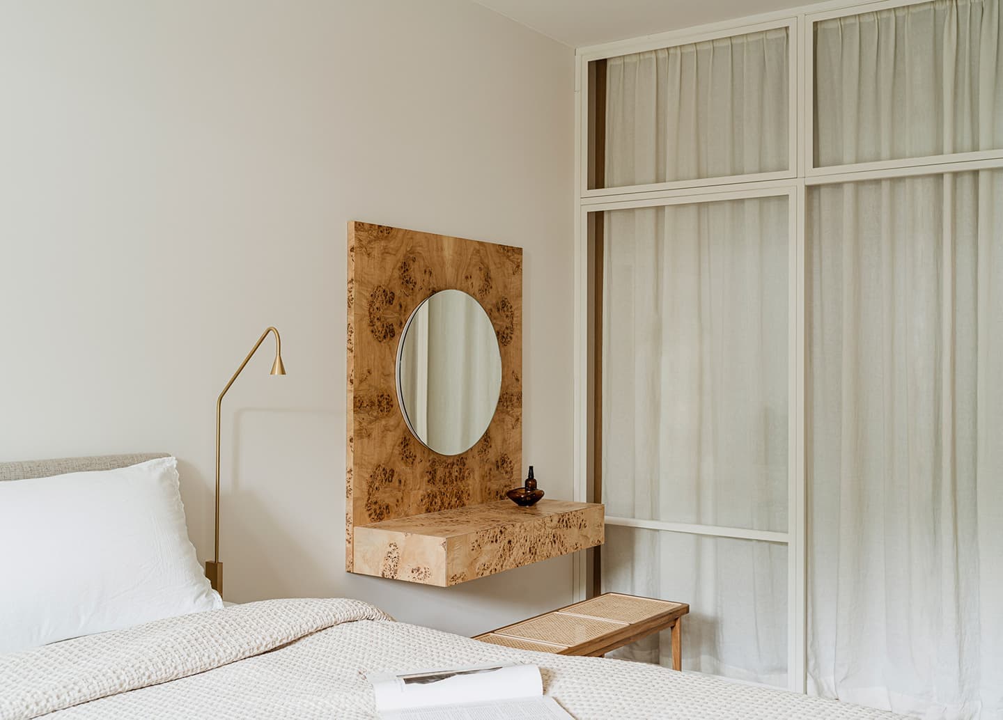 Теплое дерево и мрамор в квартире в Познани – проект Agnieszka Owsiany Studio