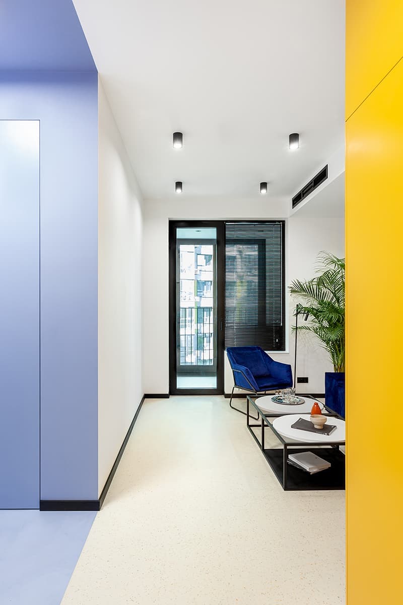 Интерьер для студии персональных тренировок в технике колор блок— проект бюро Monoform