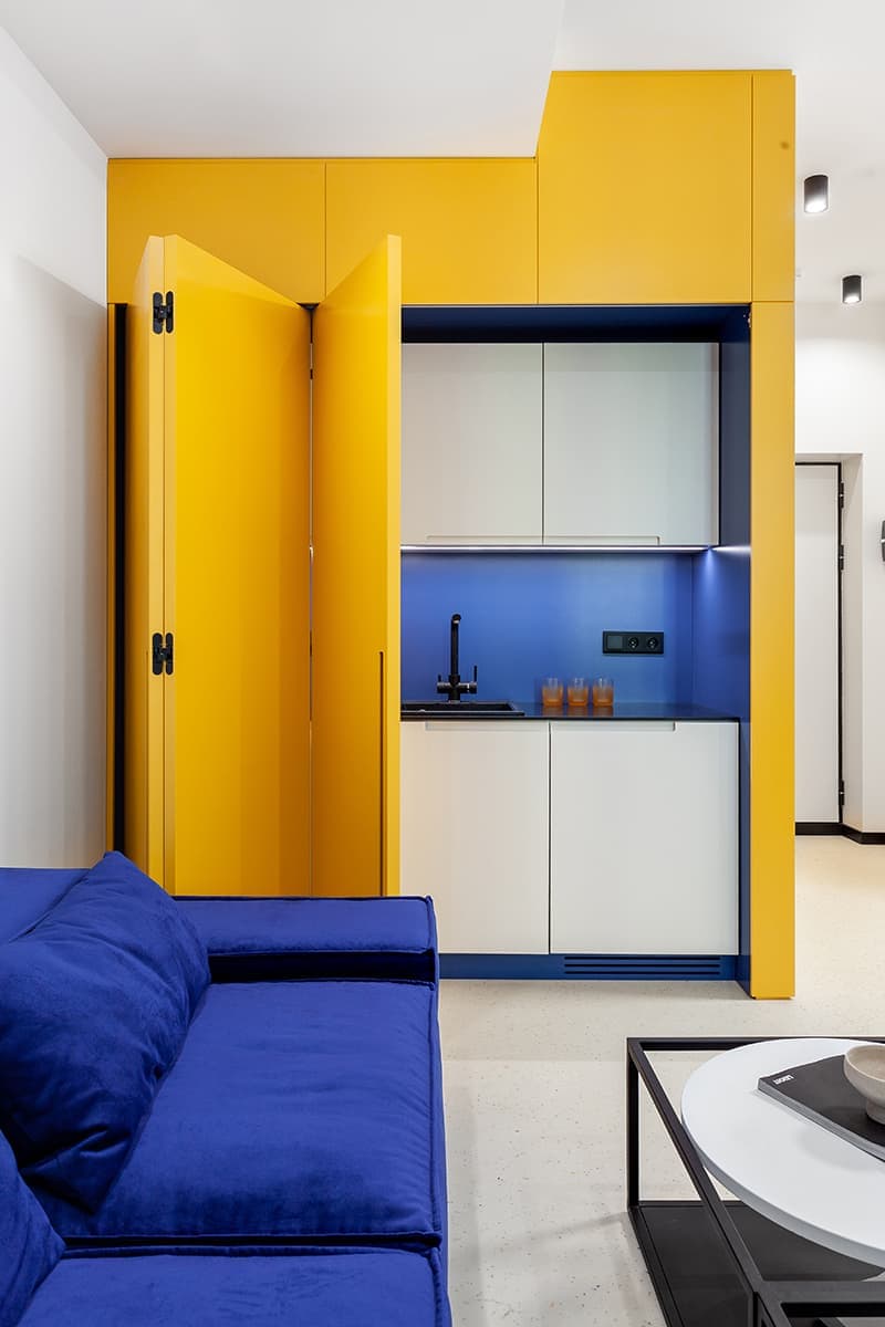 Интерьер для студии персональных тренировок в технике колор блок— проект бюро Monoform