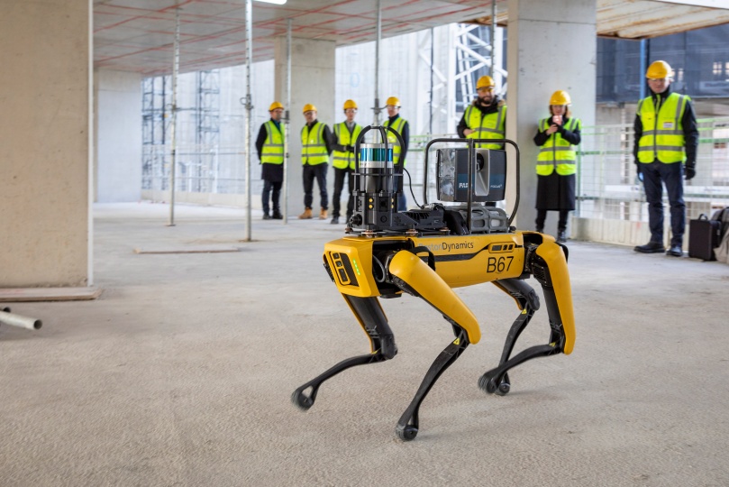 Foster+Partners контролируют ход работ на стройплощадке при помощи собаки-робота