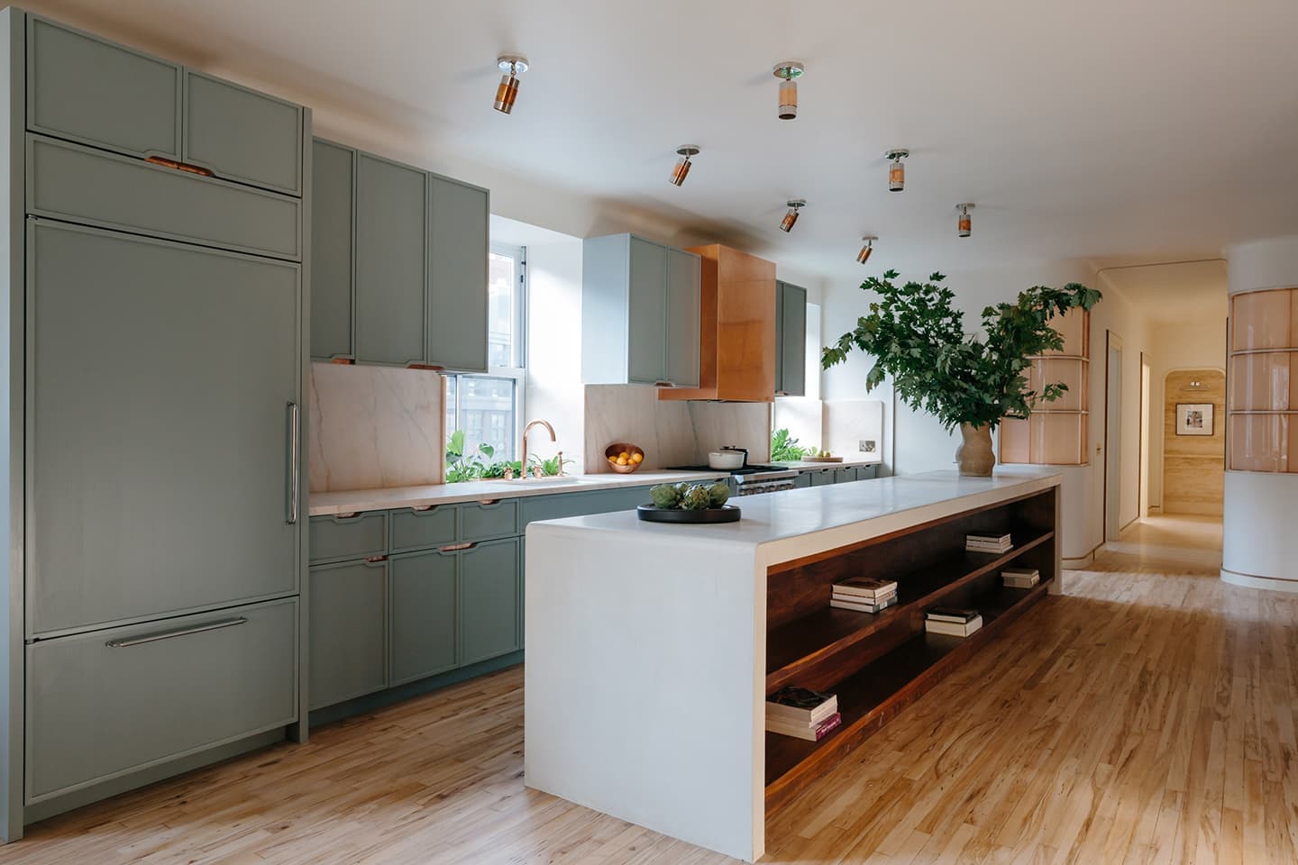 Плавные линии ретро в апартаментах в Нью-Йорке – проект Home Studios