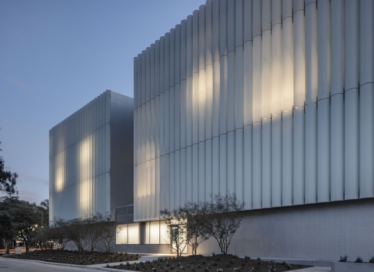 Steven Holl Architects завершили строительство художественного музея в Хьюстоне