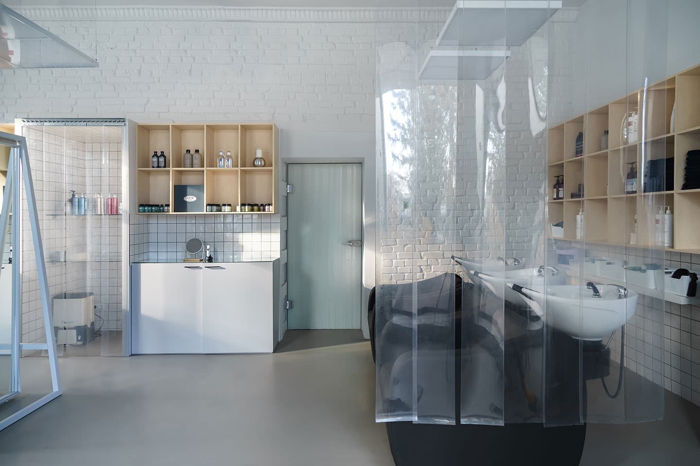 Лаконичная геометрия в салоне красоты в Екатеринбурге – проект Ирины Потаповой и Дмитрия Ханина