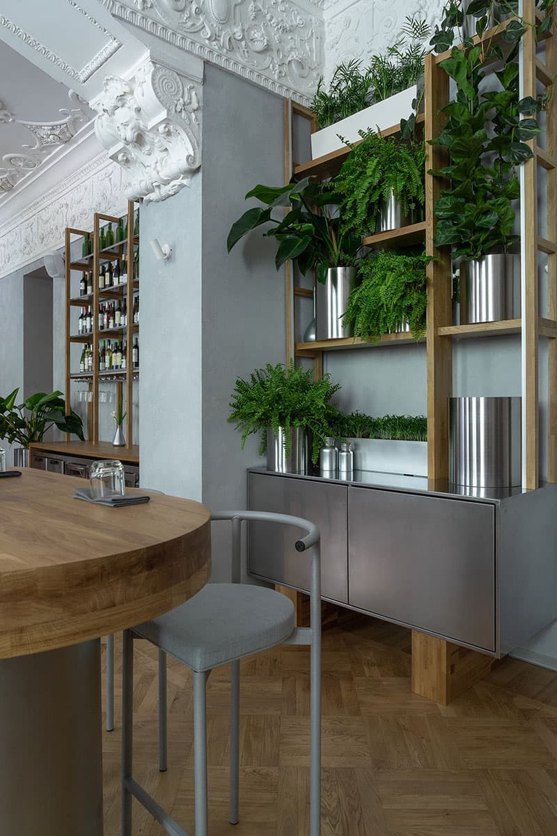 Роскошный экологический минимализм – сочетать несочетаемое в проекте ресторана ARKAROOM от студии Завод 11