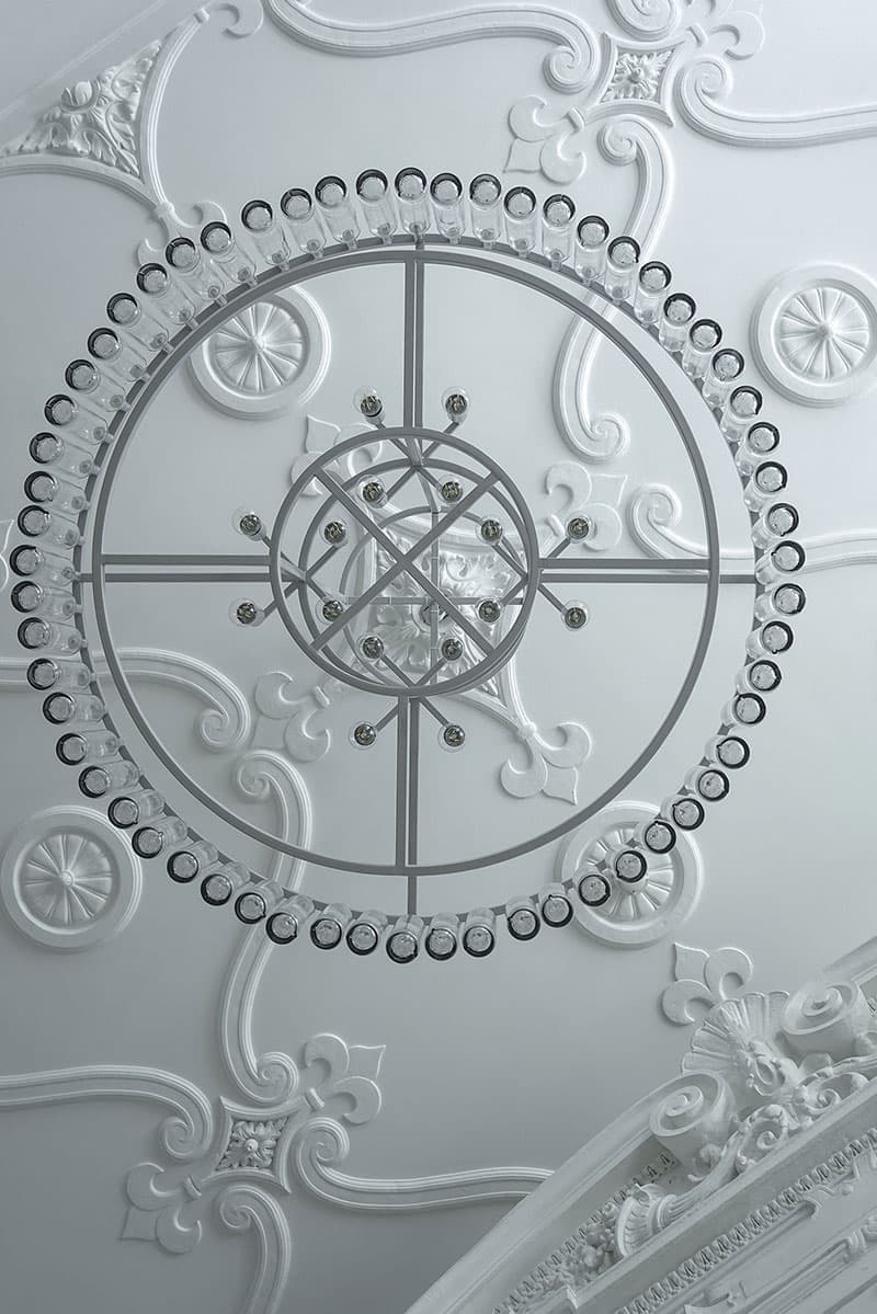 Роскошный экологический минимализм – сочетать несочетаемое в проекте ресторана ARKAROOM от студии Завод 11