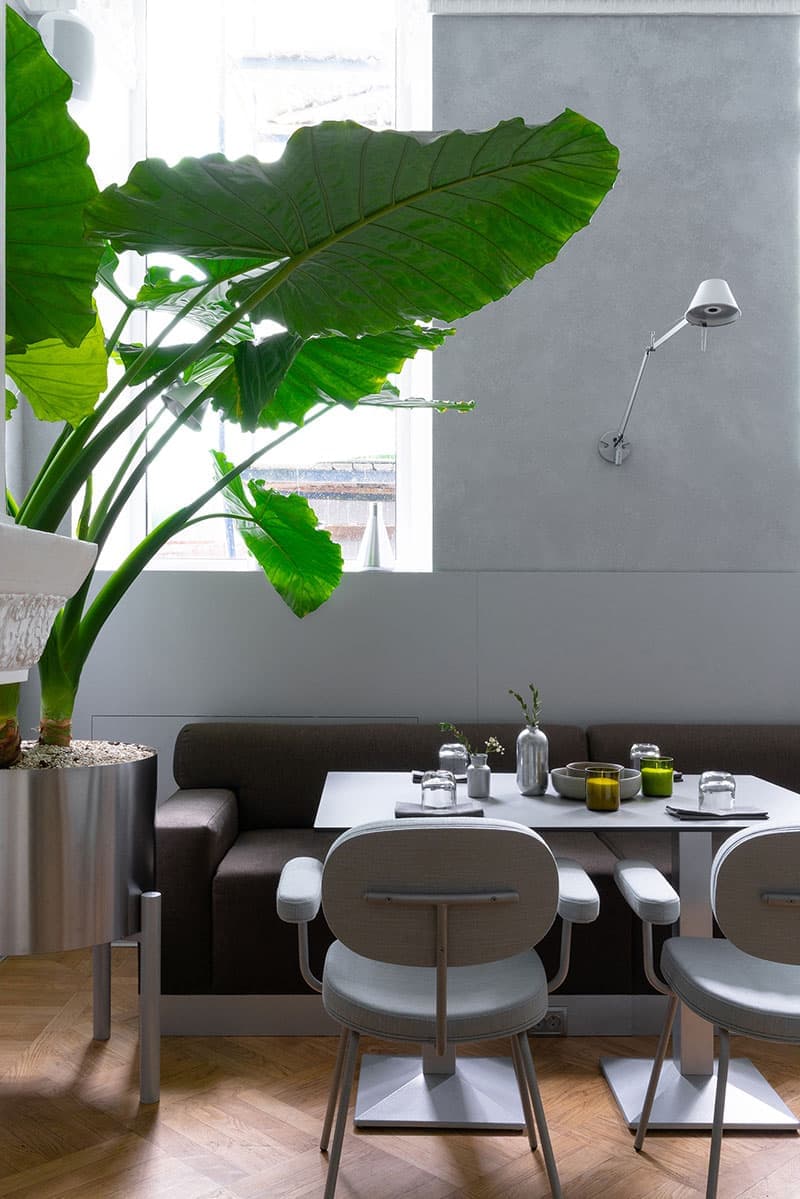 Роскошный экологический минимализм – сочетать несочетаемое в проекте ресторана ARKAROOM от студии Завод 11