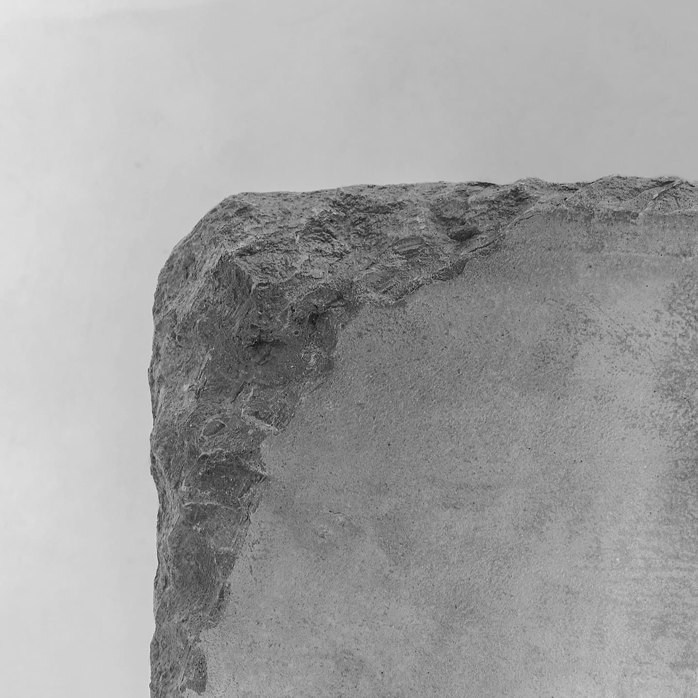 Брутальный минимализм в шоуруме в Екатеринбурге — проект команды Одногруппники