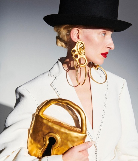 Главное – фантазия: новая коллекция Schiaparelli на Paris Couture Week