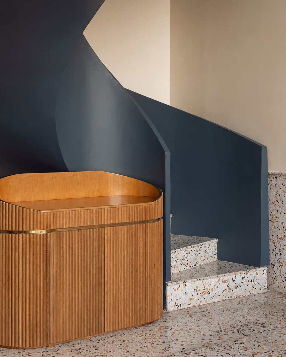 Современный магазин кофе с ритуальной атмосферой – проект AZAZ Architects