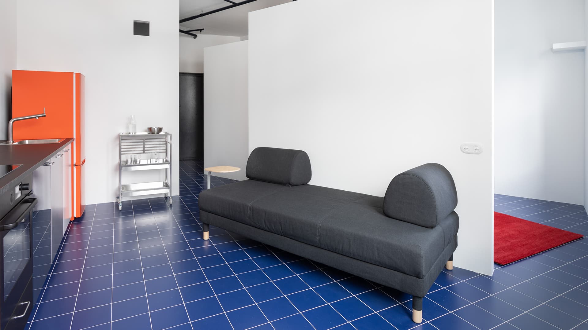Маленькая квартира в стиле архитектурного модернизма — проект buro5