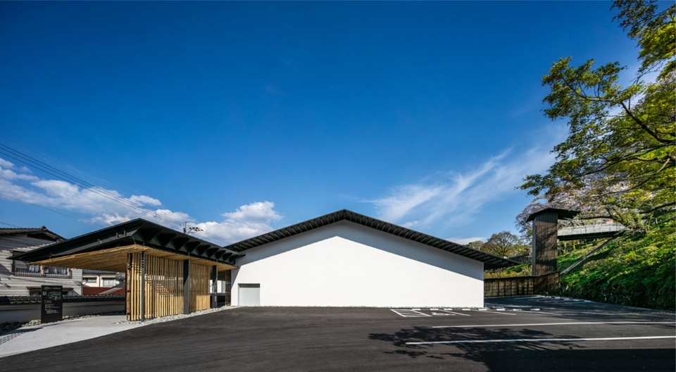 Kengo Kuma & Associates построили музей истории и культуры в Такете, Япония