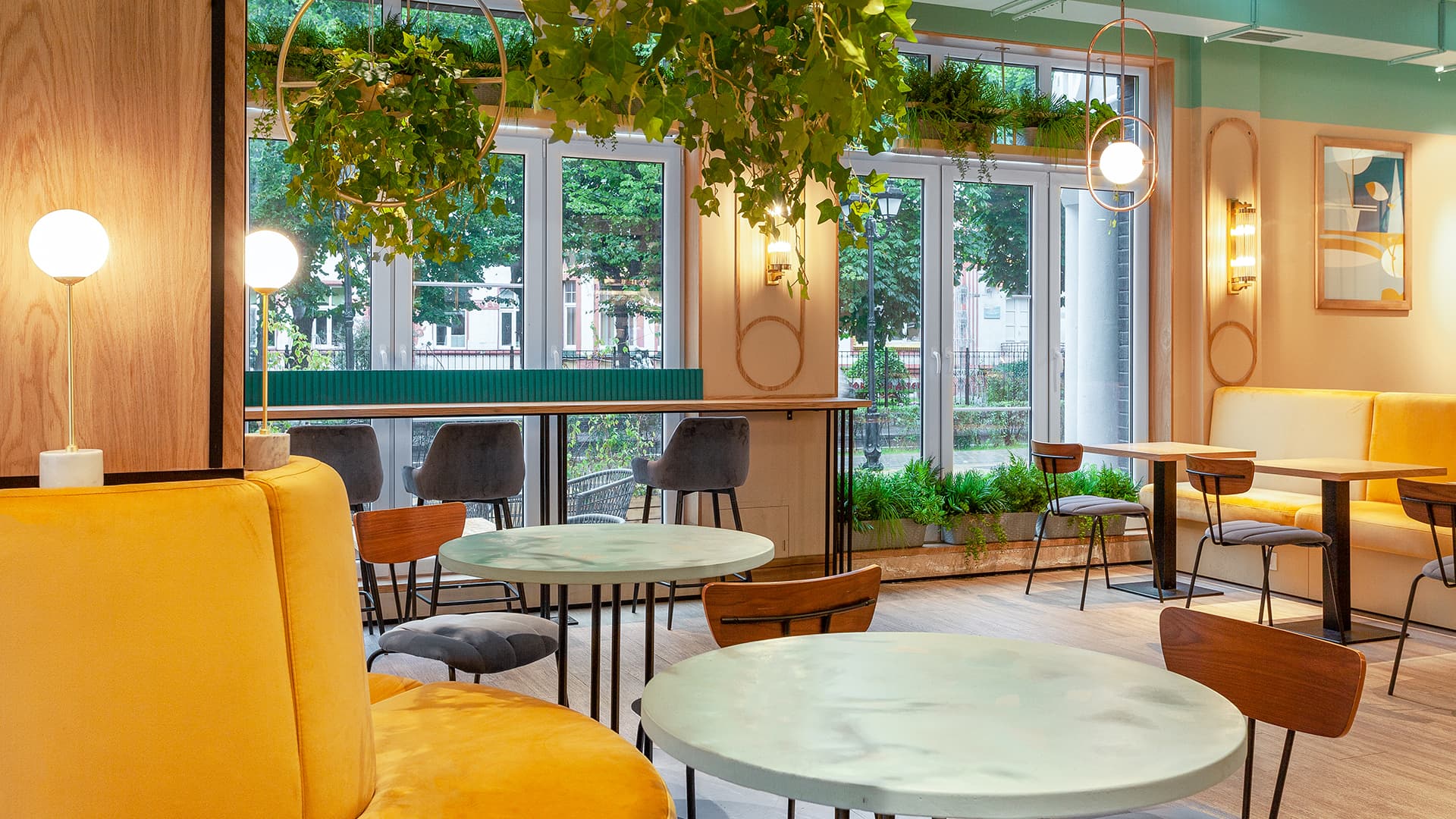 Яркое кафе в Зеленоградске — проект Shiba Design Bureau