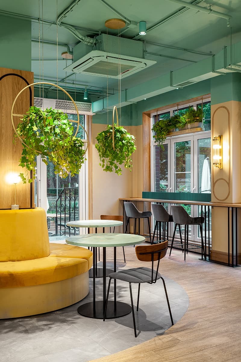 Яркое кафе в Зеленоградске — проект Shiba Design Bureau