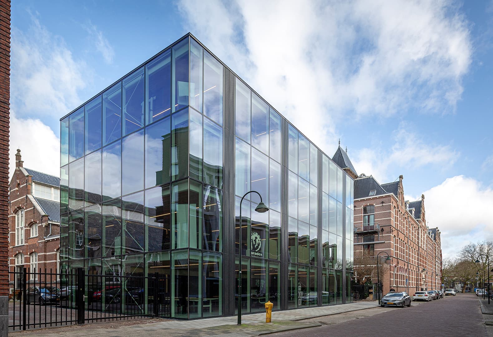 Циркулярный сборно-разборный офис cepezed. Фото: Lucas van der Wee