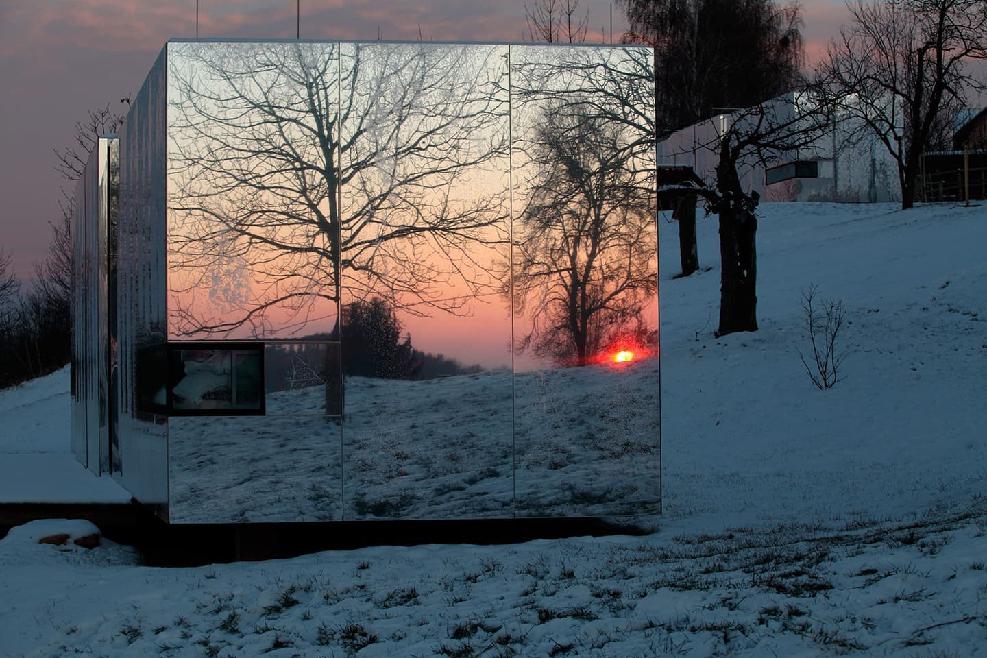 Зеркальный переносной дом — проект Delugan Meissl Associated Architects