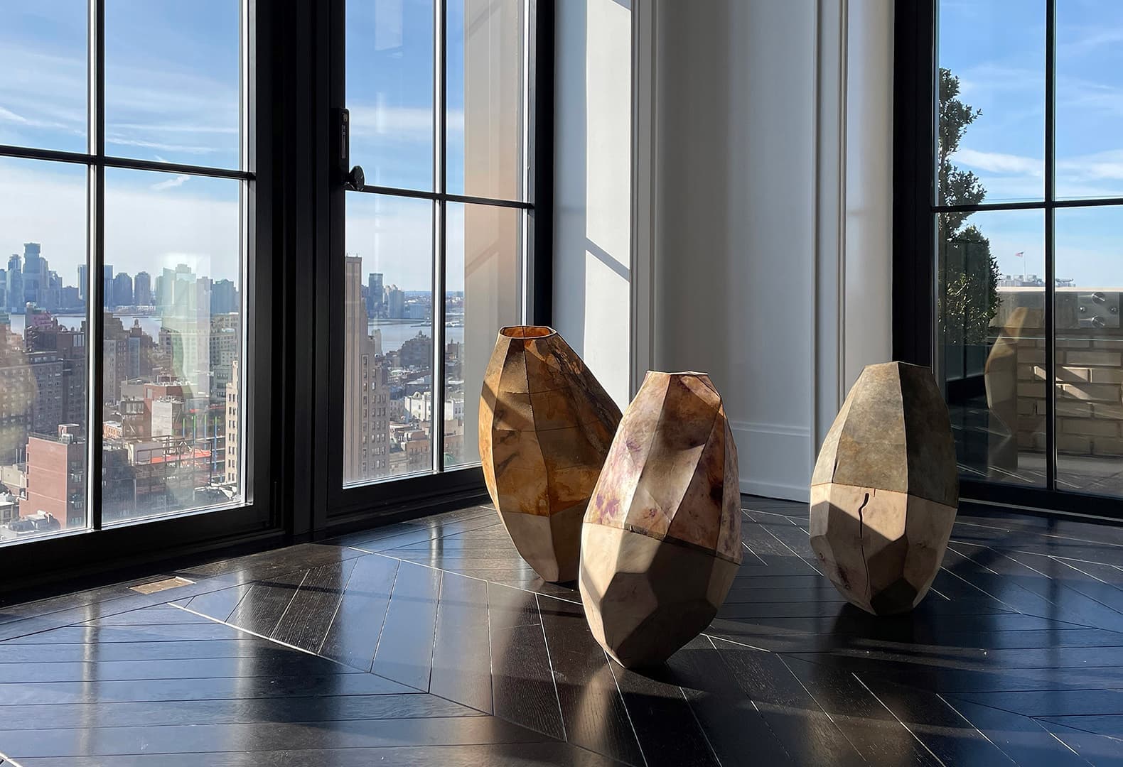 Выставка коллекционного дизайна Galerie Philia в Walker Tower