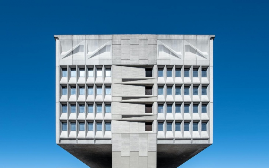 Переосмысление иконы бруталистской архитектуры Марселя Брейера в Коннектикуте