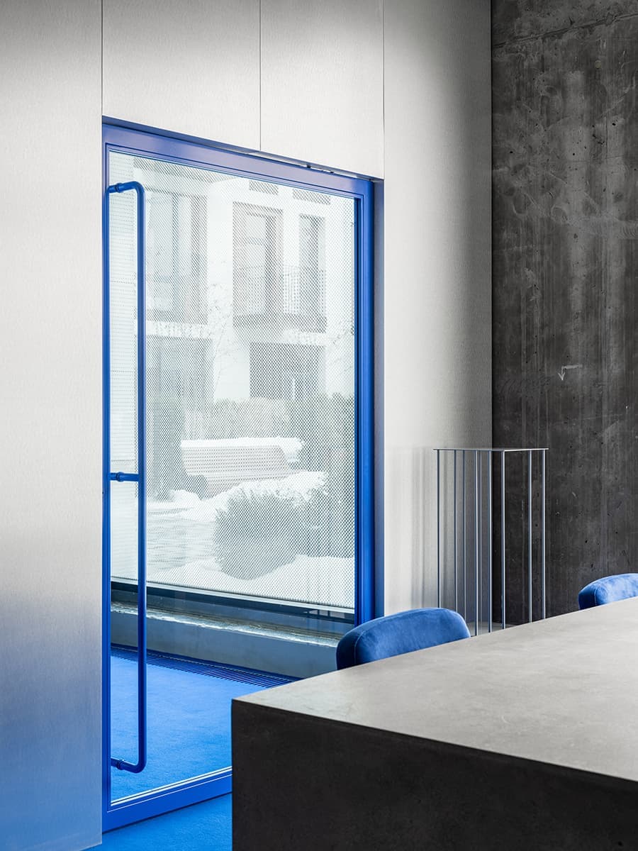 Многофункциональное пространство с бутиком, кафе и офисом – московский шоурум Crosby Studios