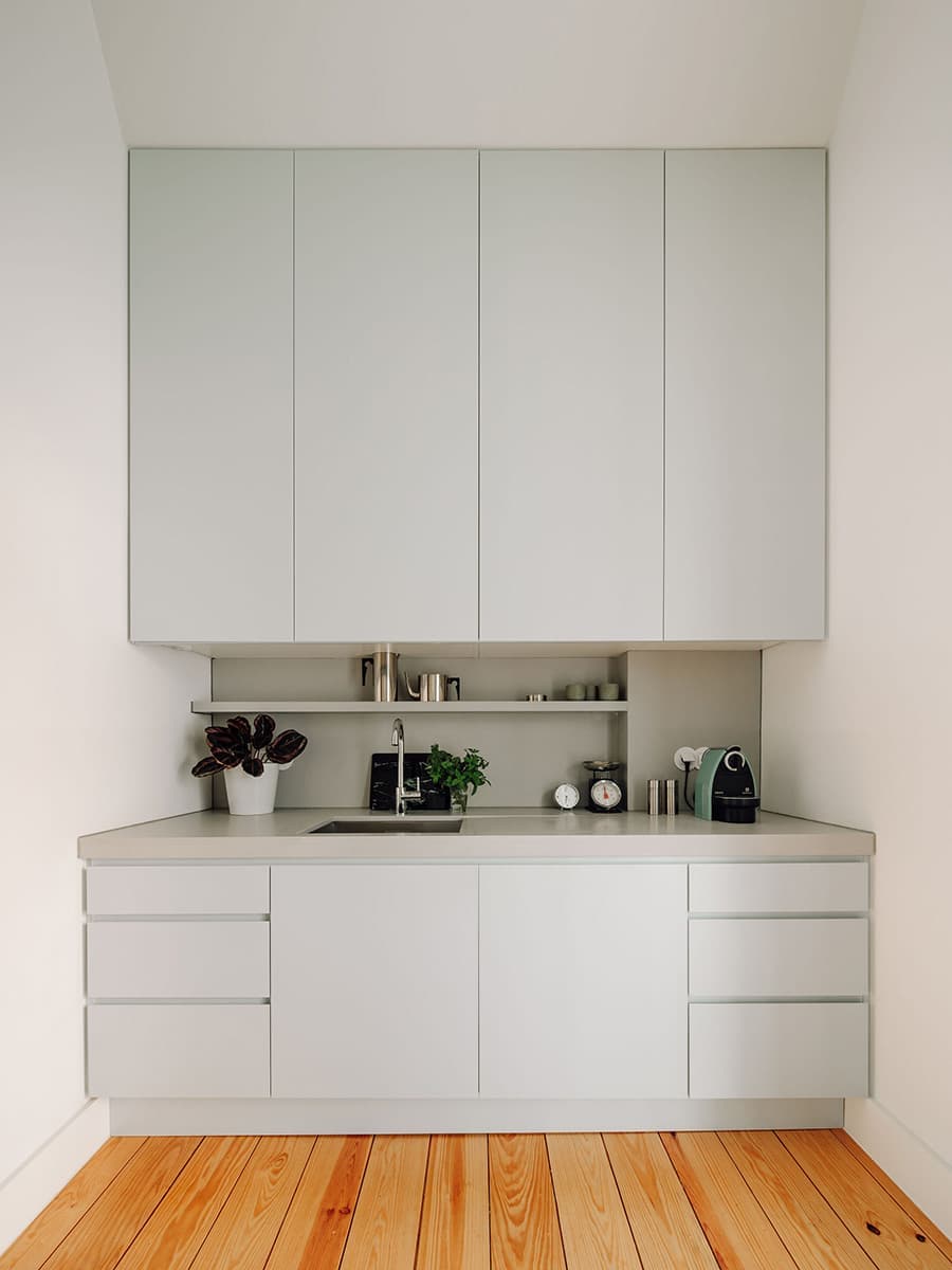 Реставрация десятиквартирного дома в Лиссабоне – проект rar.studio